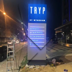 ışıklı totem tabela ışıklı totem tabela